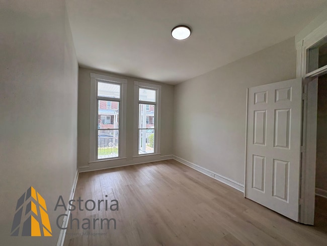 Building Photo - Updated 3-Bedroom Rental with Open Layout ...