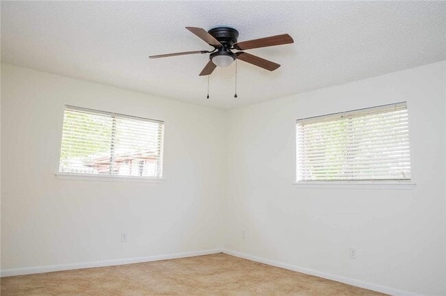 Building Photo - 9563 Goldfinch Cir