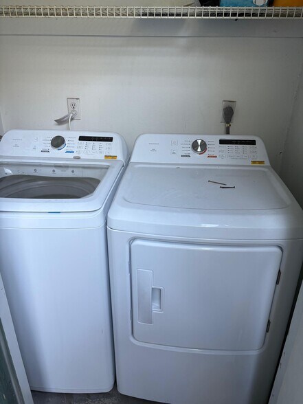 Building Photo - 7095 Burcot Ave