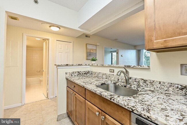 Building Photo - 5505 Seminary Rd