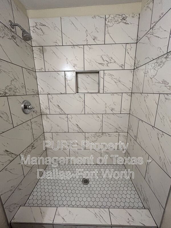 Building Photo - 3428 Statler Dr