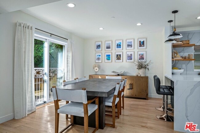 Building Photo - 123 S Clark Dr