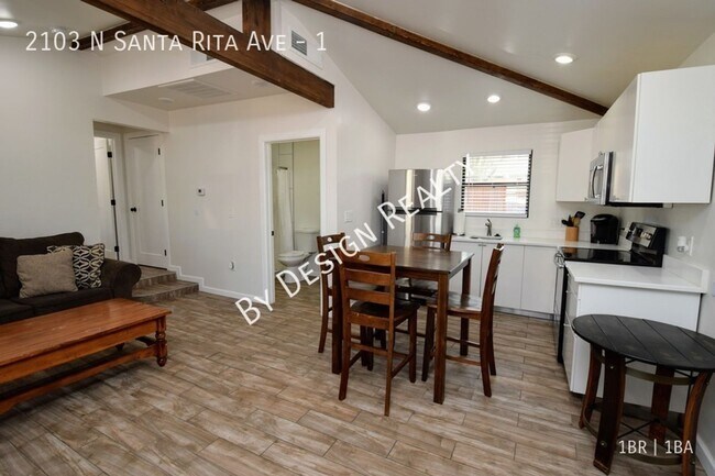 Building Photo - Renovated and Furnished 1 Bed 1 Bath Casita - 1 Mile To UofA