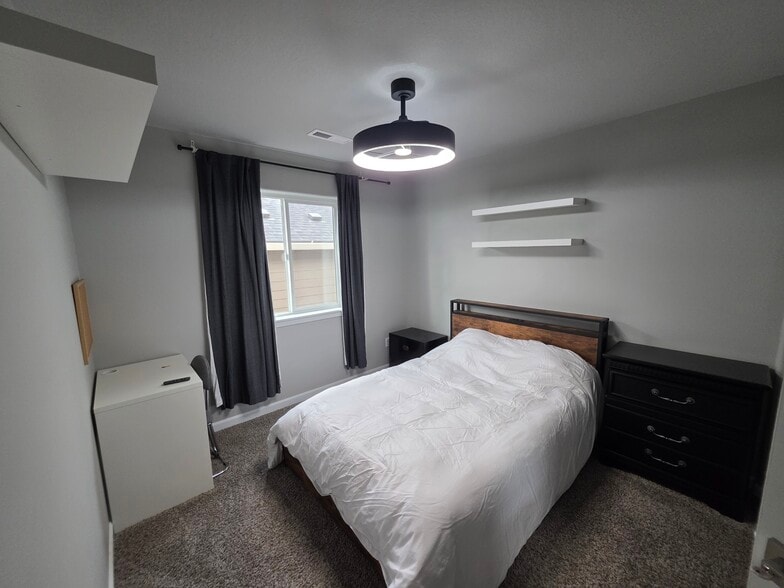 Primary Photo - 10721 NE 109th St