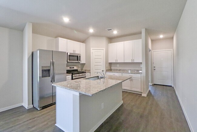 Building Photo - 17327 Ridge Dr