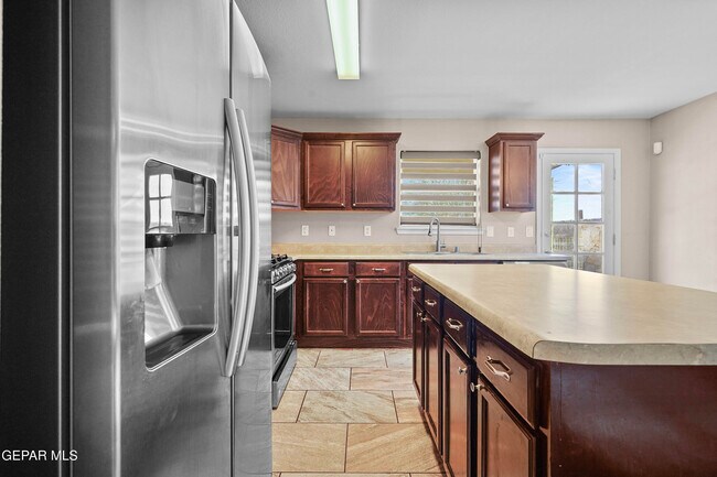 Building Photo - 2404 Escape Point St