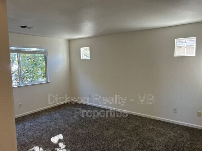 Building Photo - 2384 Napoli Dr