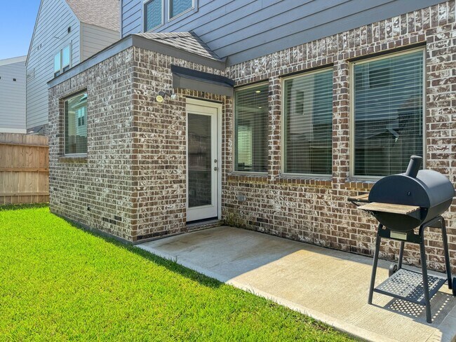 Building Photo - 31922 Abington Vlg Wy