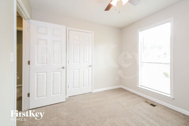 Building Photo - 1204 Grand Cir