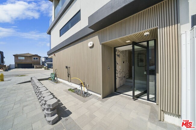 Building Photo - 1500 Ocean Dr