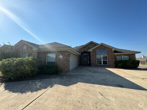 Building Photo - 360 Virtual Tour Available