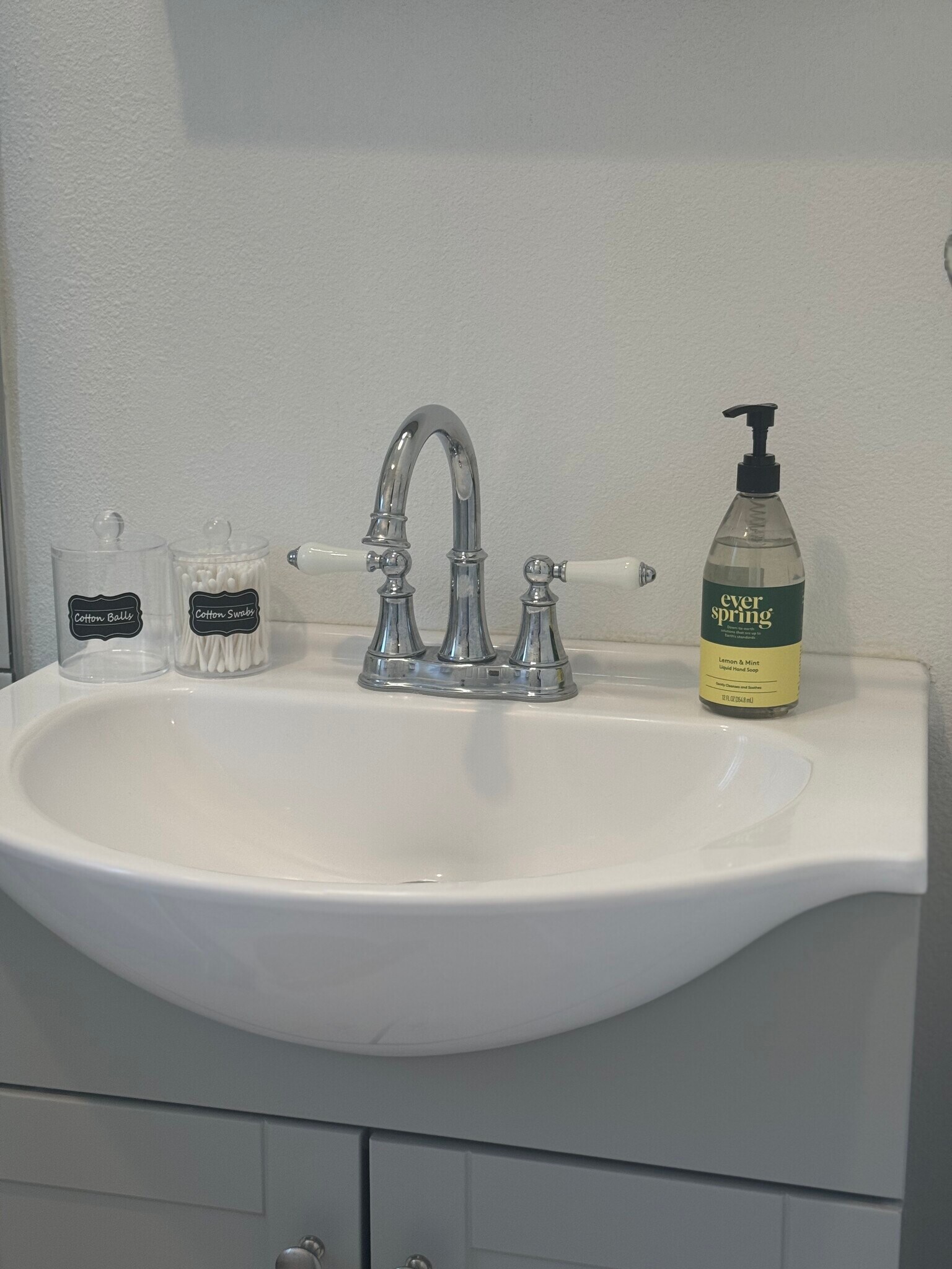 Building Photo - 5827 Rose Ave