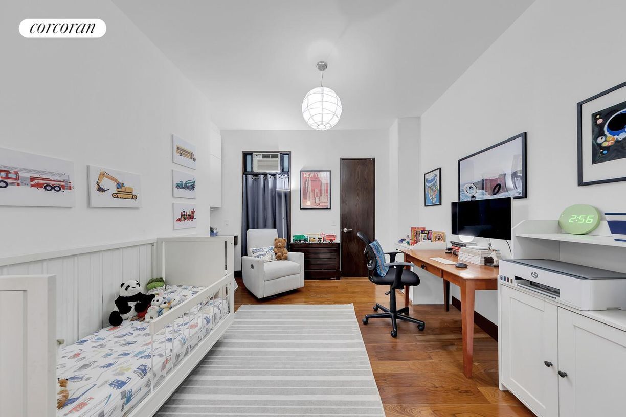 Building Photo - 401 W End Ave