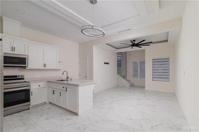 Building Photo - 10 W Kiwi Ave