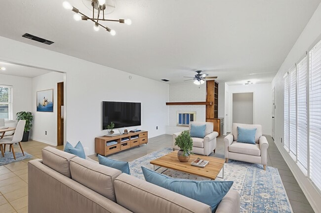 Building Photo - 609 Carlos G Parker Blvd NW