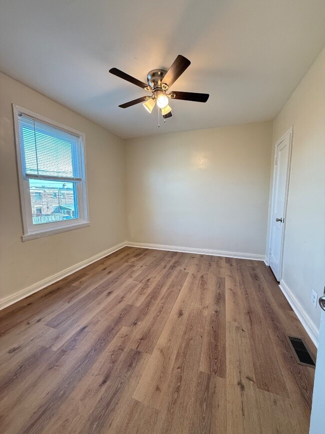 Building Photo - 7521 Lange St