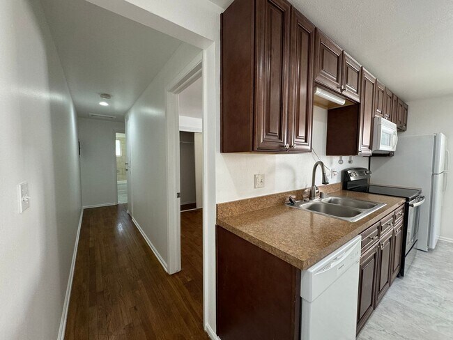 Building Photo - 47 E Garland Ave