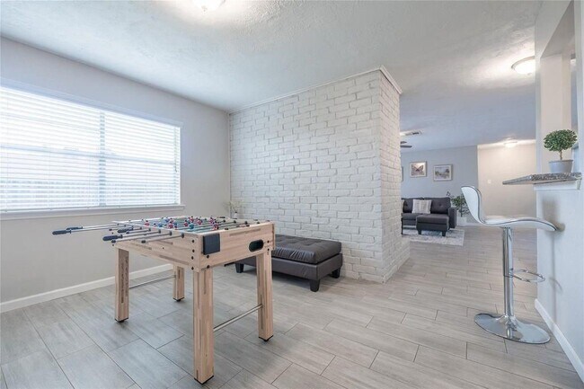 Building Photo - 9907 Towne Tower Ln