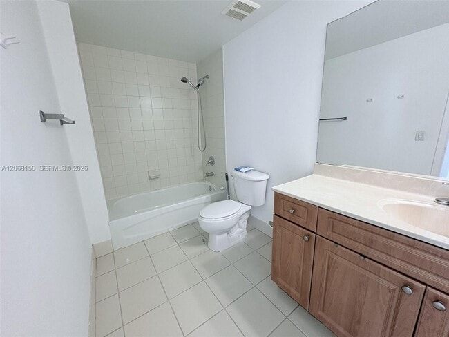 Building Photo - 2600 SW 27th Ave