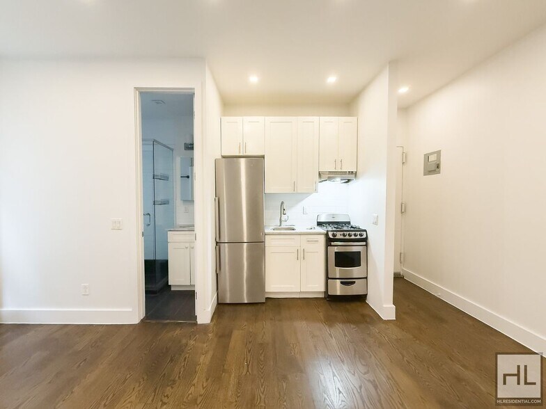 Building Photo - EASTERN PARKWAY / Spacious Crown Heights 1...
