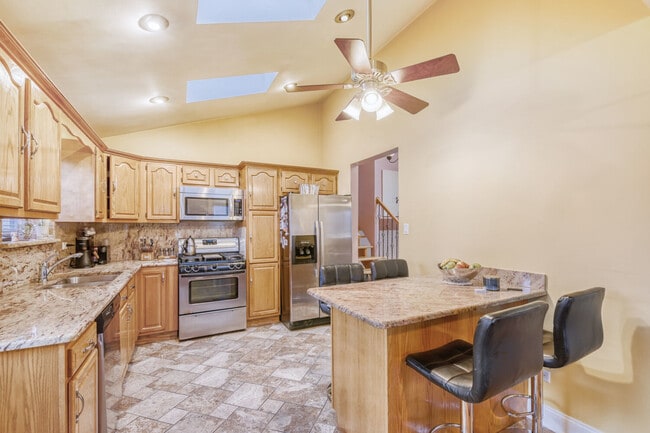 Building Photo - 7642 W 92nd Pl