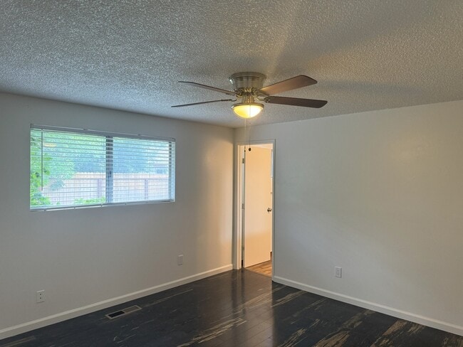 Building Photo - 2460 Brookside Way