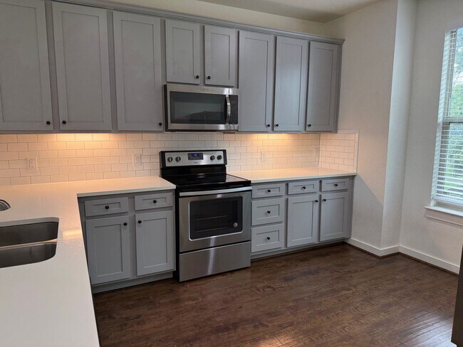 Building Photo - ** MOVE IN SUMMER 2026 ** 5-bedroom 5.5 Ba...