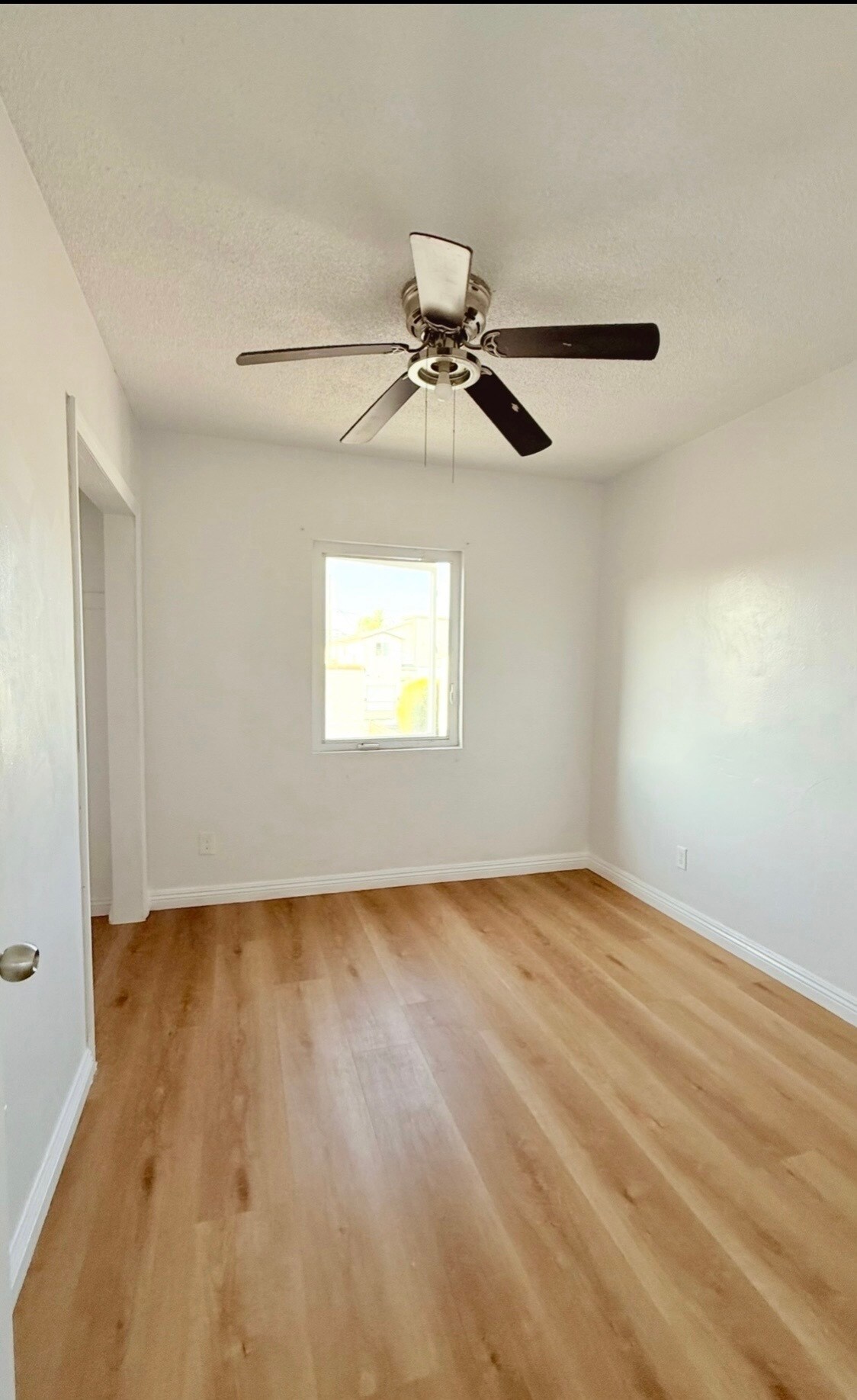 Building Photo - 124 1/4 W 95th St