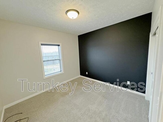 Building Photo - 13812 S 52nd St