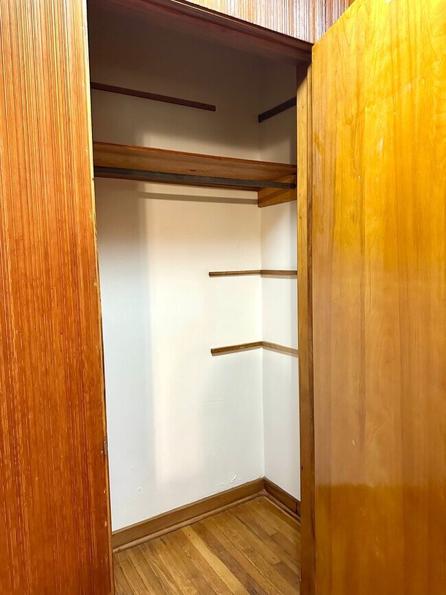 Building Photo - Charming 3-Bedroom, 2-Bathroom, 2,200 Sq. ...