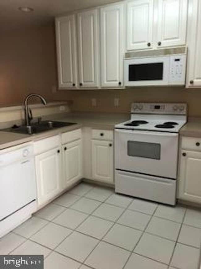 Building Photo - 2BR 2BA Rehoboth Beach Condo in The Palms!