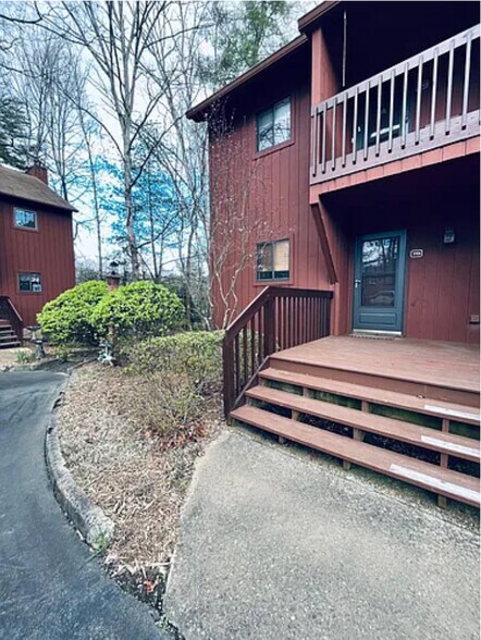 Building Photo - 119 Cedar Forest Trl