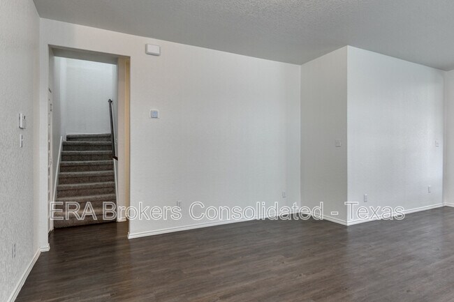 Building Photo - 5407 Shasta Pl