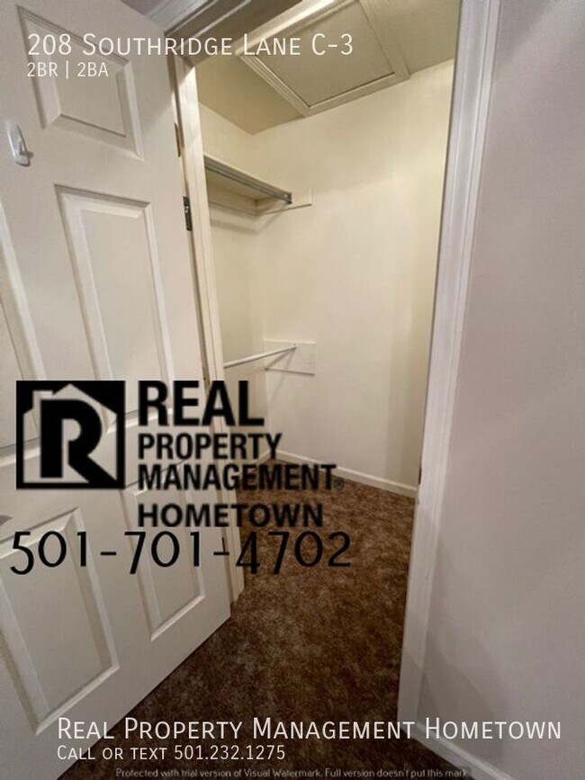 Building Photo - HALF OFF FIRST MONTH! Beautiful and Spacio...