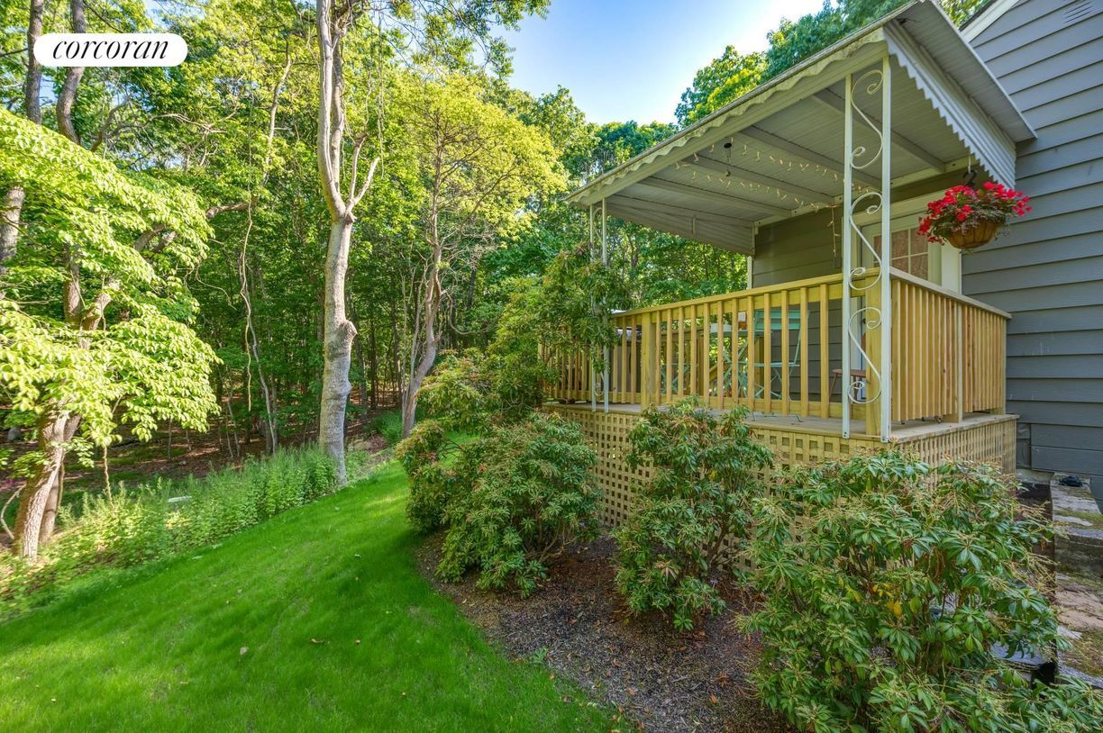 Building Photo - 22 Laurel Ln