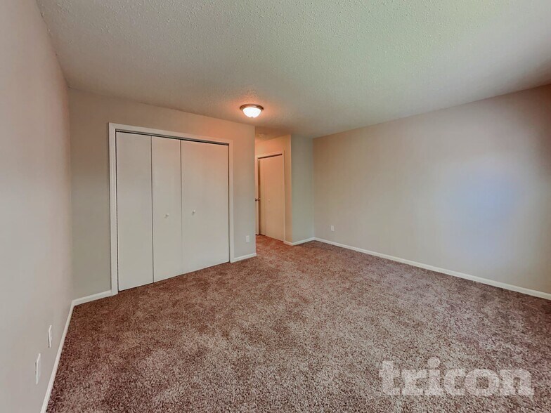 Building Photo - 644 Meadows Edge Ln