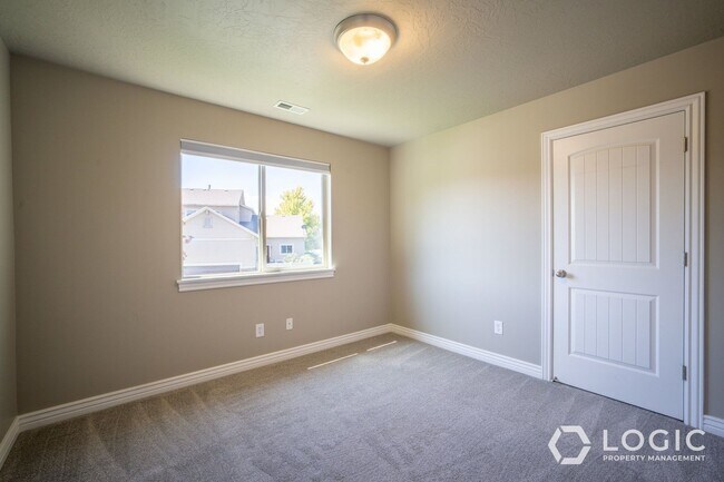Building Photo - 10233 S Mystic Brook Way