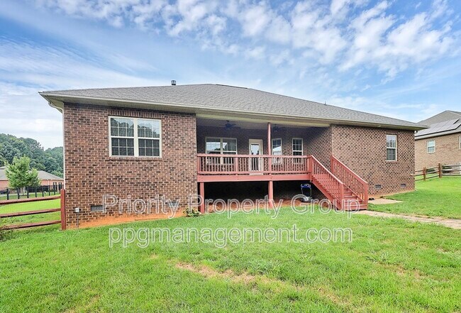 Building Photo - 141 Tall Fern Lp