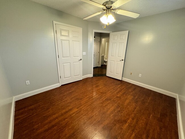 Building Photo - 3BD/2BA FOR RENT