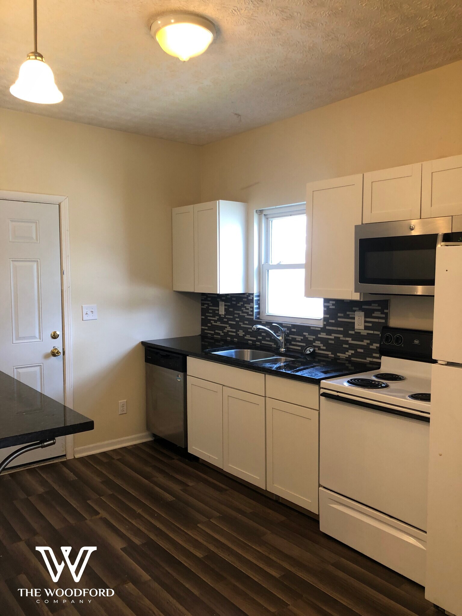 Building Photo - 1641 Summit Street