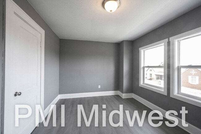 Building Photo - 24 N Euclid Ave