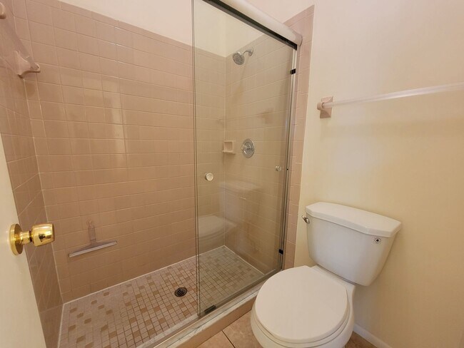 Building Photo - Cozy 2 bed/ 2 bath Villa in Beekman Lakes ...