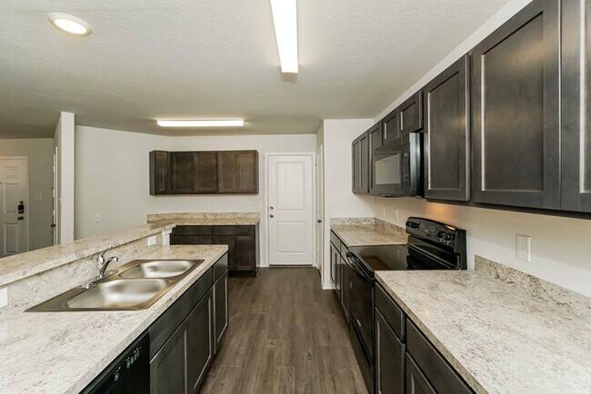 Building Photo - 9422 Somers Bend