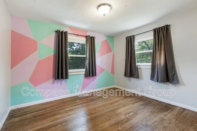Building Photo - 321 Sarvis Dr