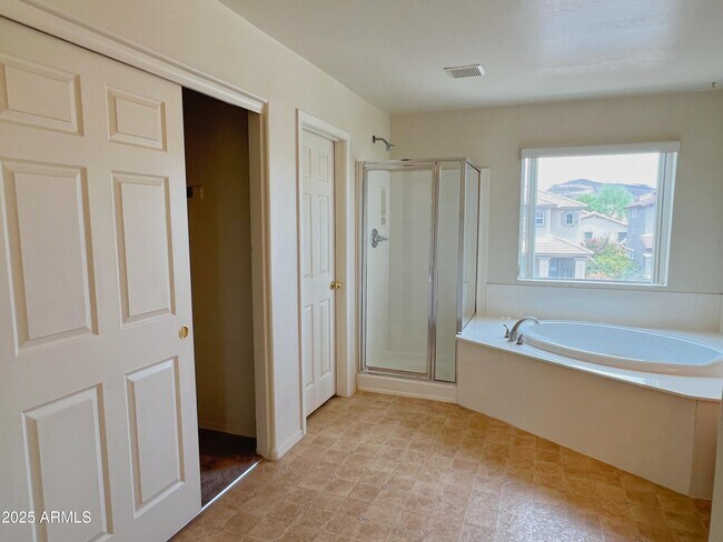 Building Photo - 3041 W Darien Way