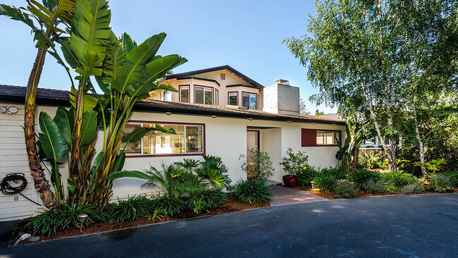 Building Photo - 766 Canyon Rd