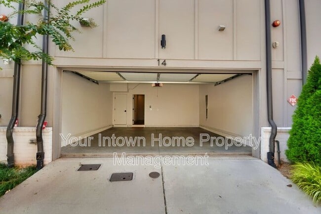 Building Photo - 550 N Highland Ave NE