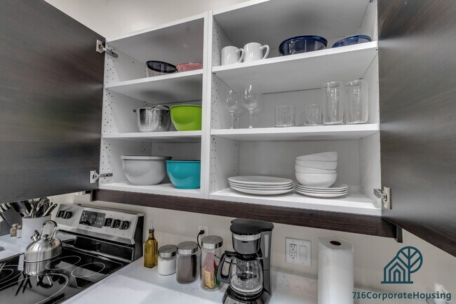 Building Photo - Furnished 2-Bedroom, 2-Bath Apartment near the Medical Campus