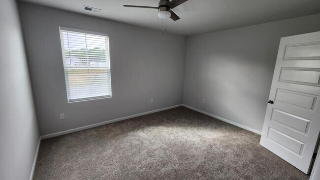 Building Photo - 1055 Sentinel Ct