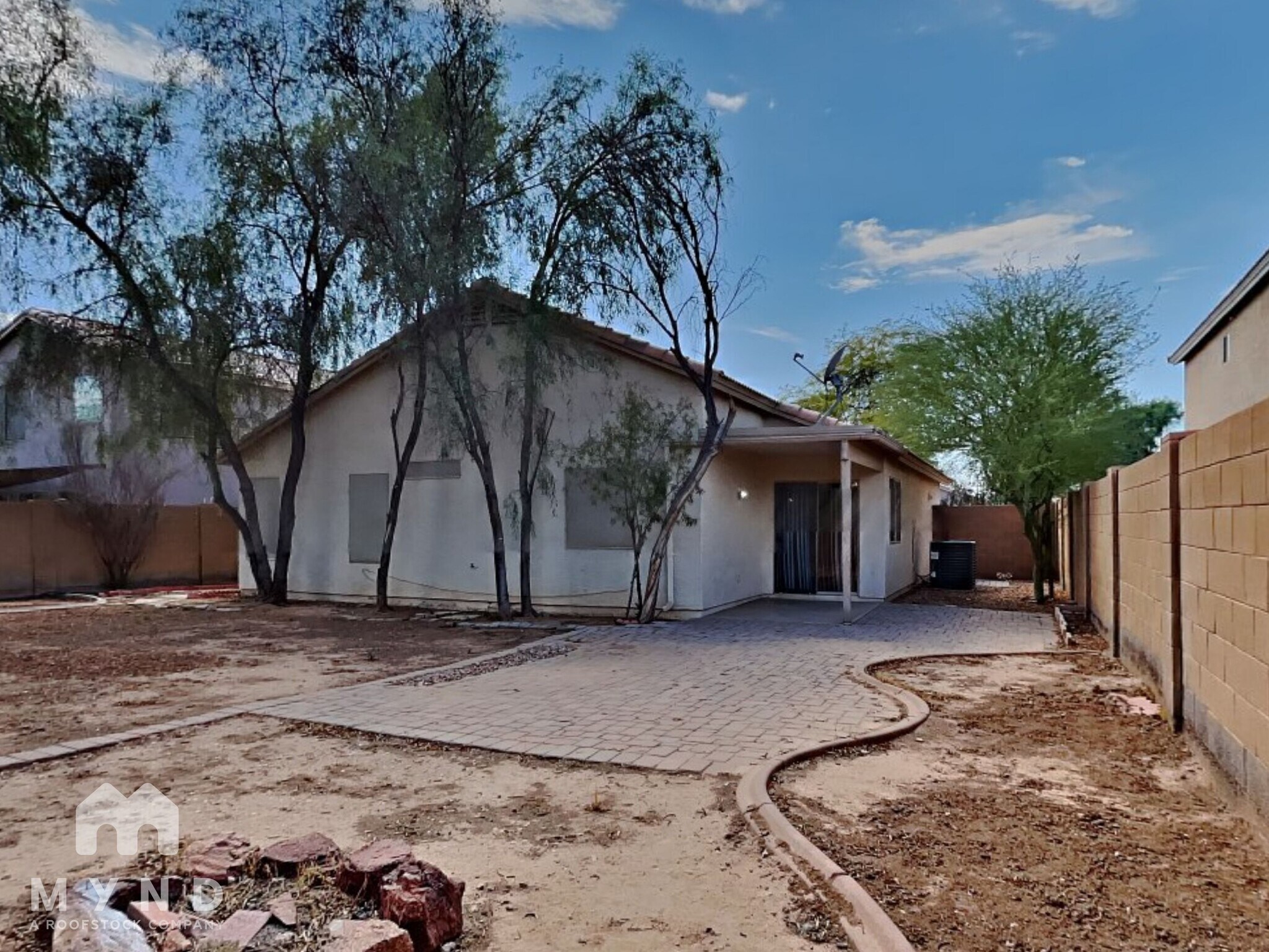 Building Photo - 3811 S 74th Dr